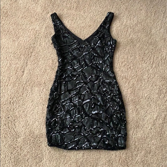 Dress - Picture 2 of 3